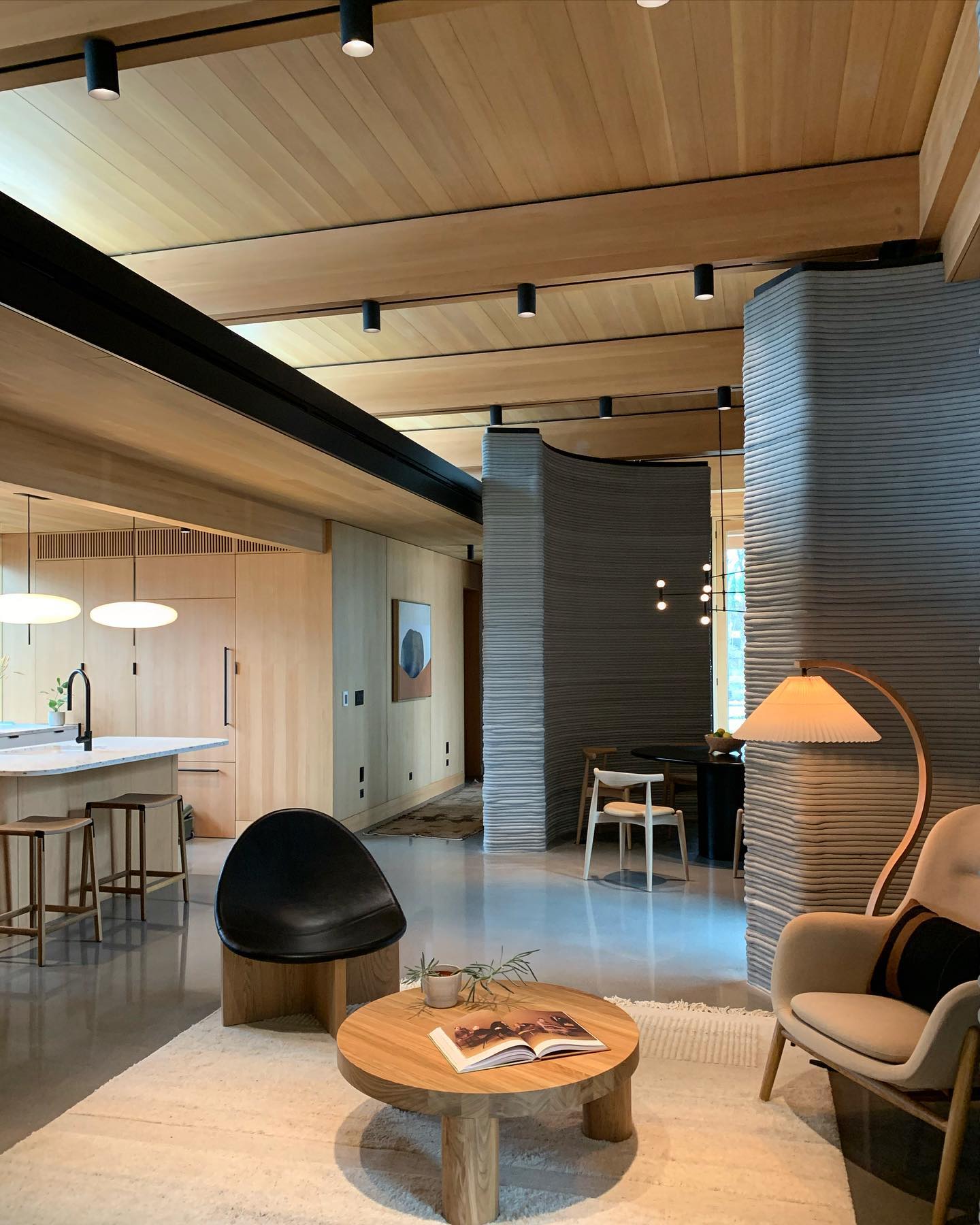 Radilum Caprani Floor Lamp Beech Wood and Linen