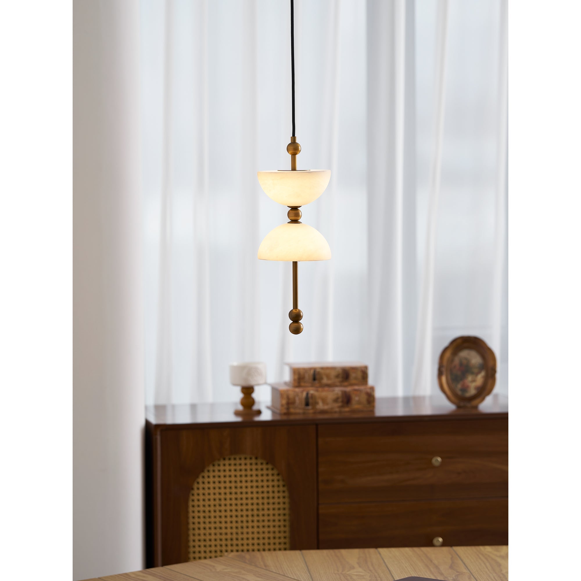 Radilum Lyra Alabaster Pendant Lamp Integrated LED Brass Shade