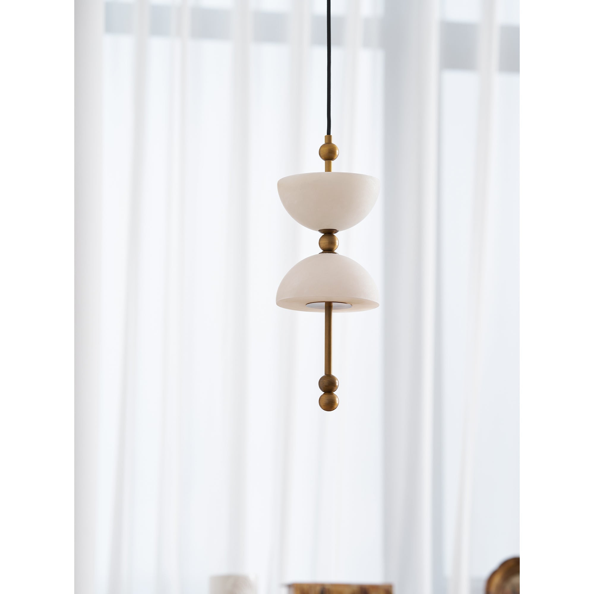 Radilum Lyra Alabaster Pendant Lamp Integrated LED Brass Shade